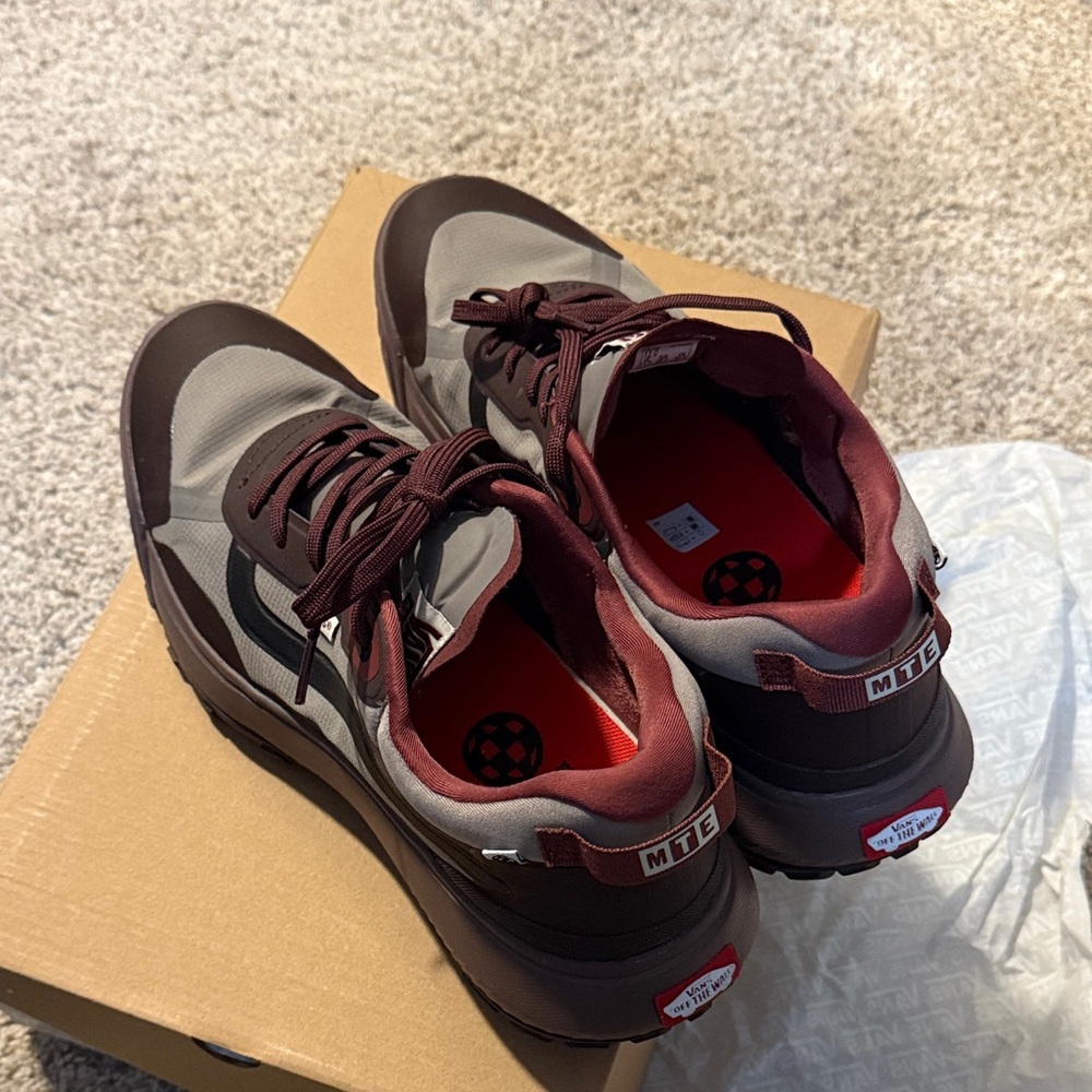 Men's Vans MTE Crosspath Burgundy and Gray, Black
